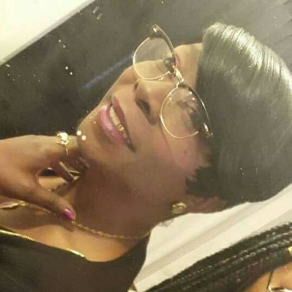 Meet your Posher, Tonya - Picture 1 of 1